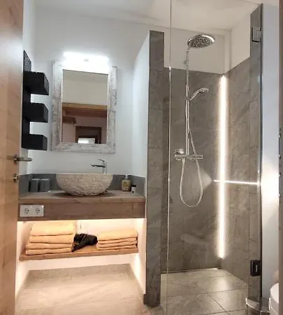 Hochalmbahnen 1-16 We1, Maislaufeldweg 1p Eg